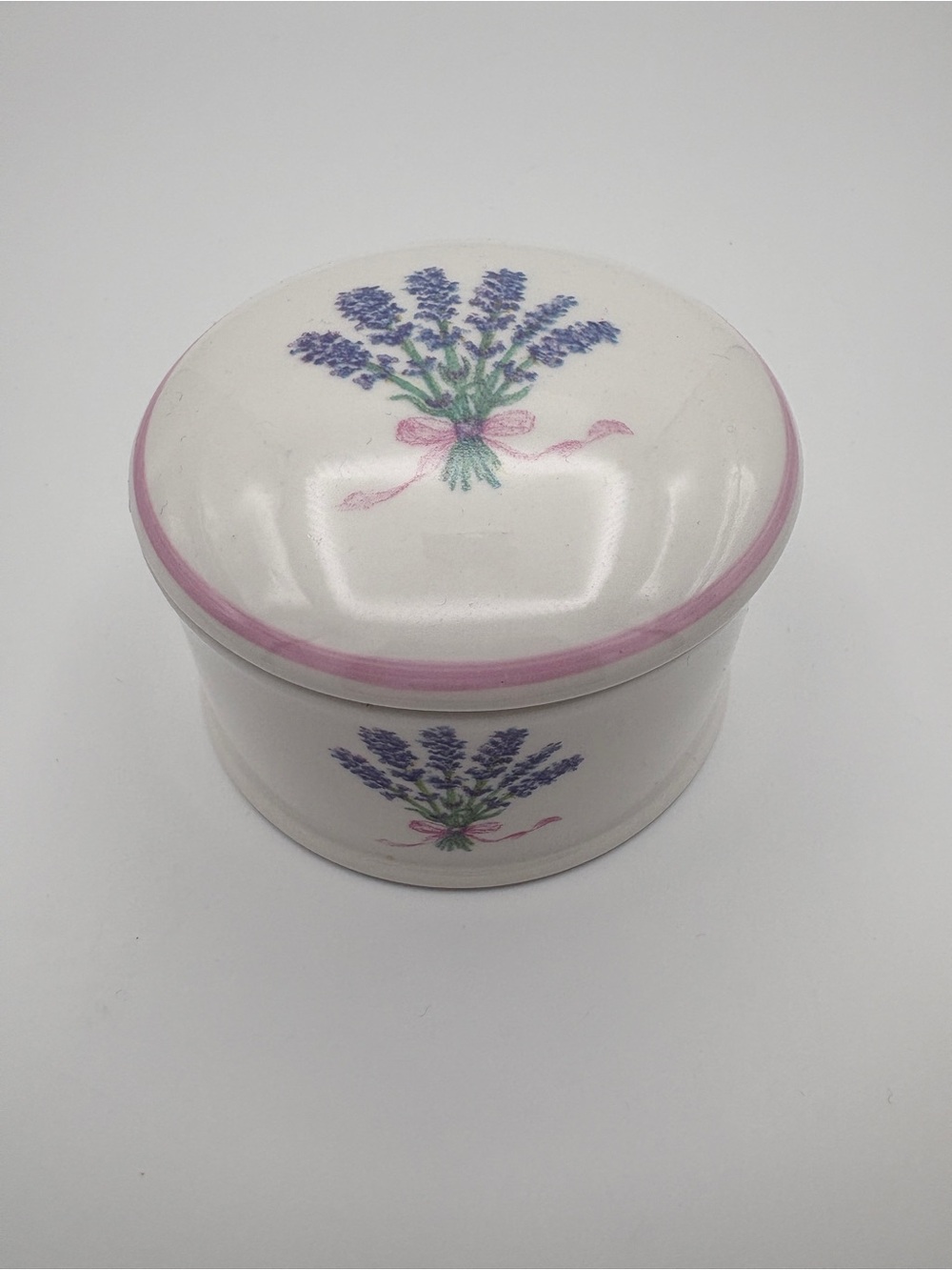 Norfolk The English Lavender China Vanity Powder Trinket Box